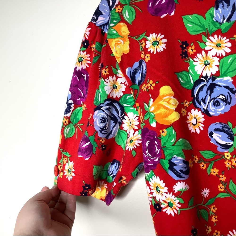 < Vintage Vibrant Red Floral Button Down Top > - Picture 4 of 5